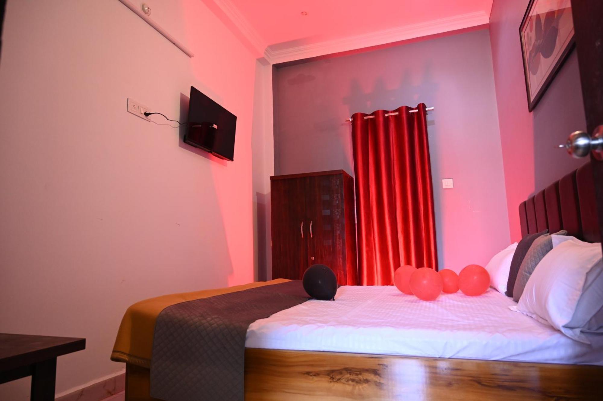 Hotel Ayodhya Paying Guest Exterior foto