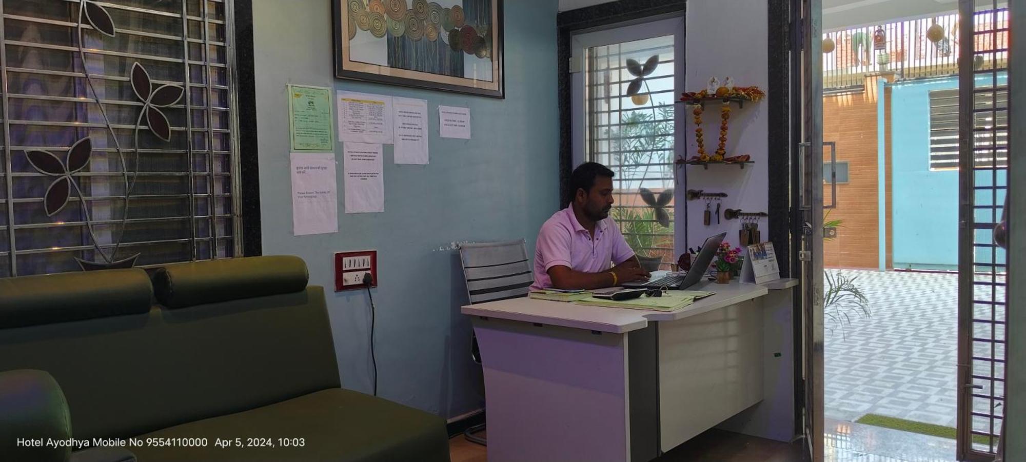 Hotel Ayodhya Paying Guest Exterior foto