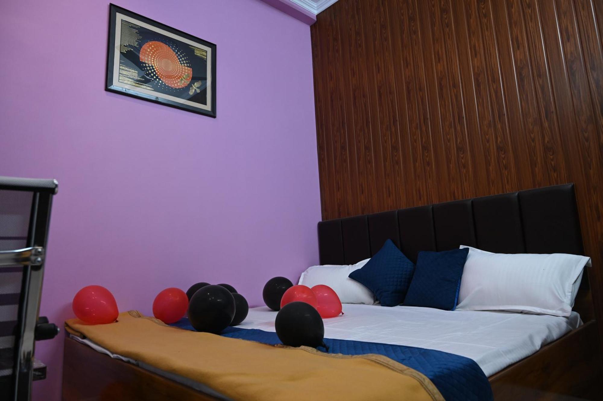 Hotel Ayodhya Paying Guest Exterior foto