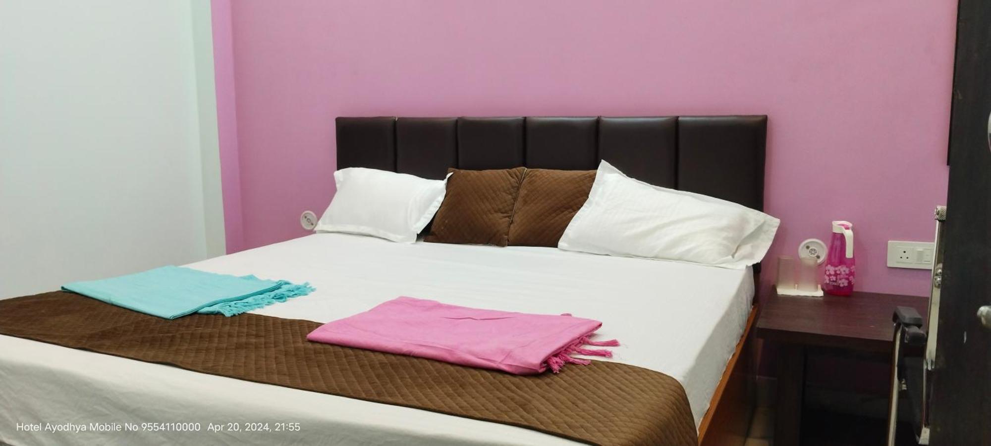 Hotel Ayodhya Paying Guest Exterior foto